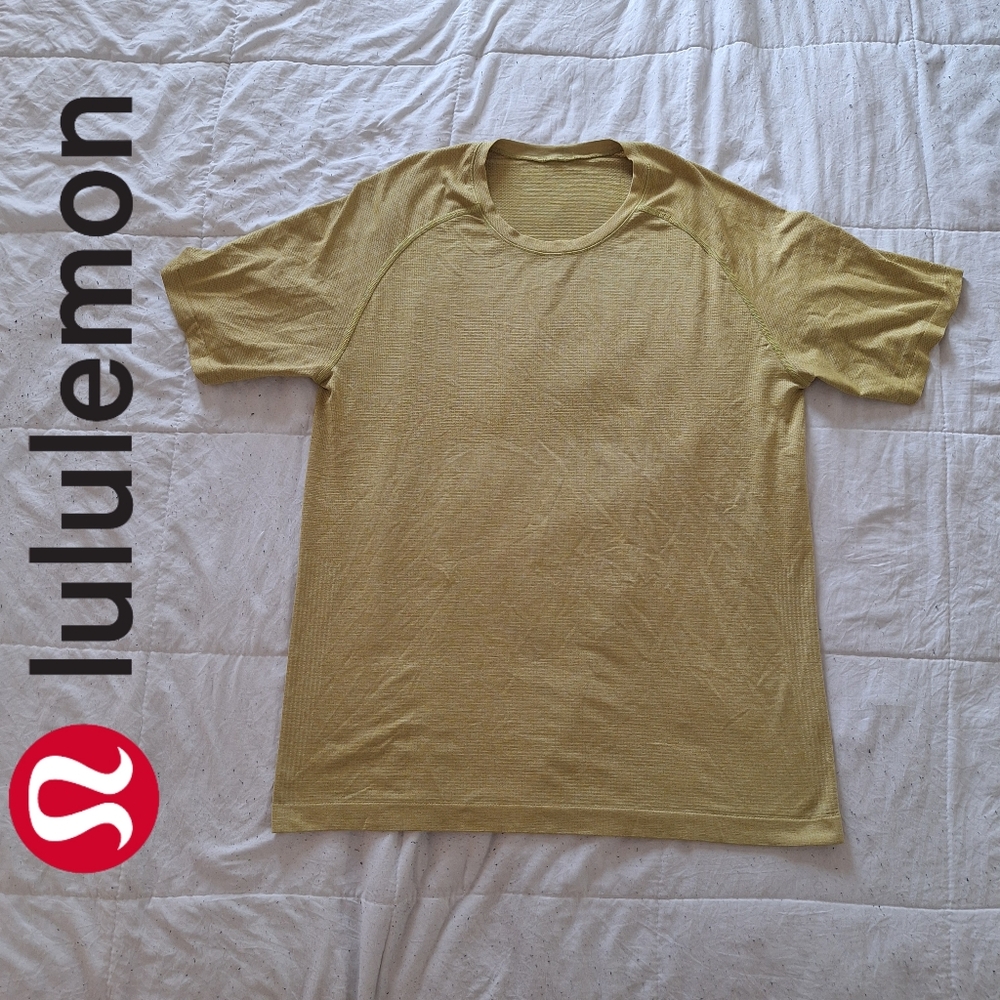 Lululemon men's workout athletic t-shirt